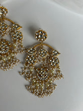 Load image into Gallery viewer, Lina Kundan Earrings
