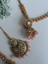 Load image into Gallery viewer, Mansa Kundan Tikka Set Pink
