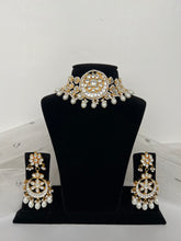 Load image into Gallery viewer, Vanita Kundan Set (gold set)
