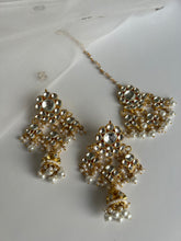 Load image into Gallery viewer, Jane Kundan Earring Set
