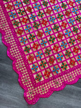 Load image into Gallery viewer, Magenta flowers Phulkari
