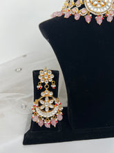 Load image into Gallery viewer, Vanita Kundan Set (pink)
