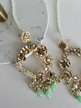 Load image into Gallery viewer, Dilreet Kundan Earrings (Sage)
