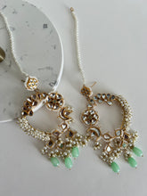 Load image into Gallery viewer, Dilreet Kundan Earrings (Sage)
