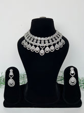 Load image into Gallery viewer, Aamira Diamonds Set
