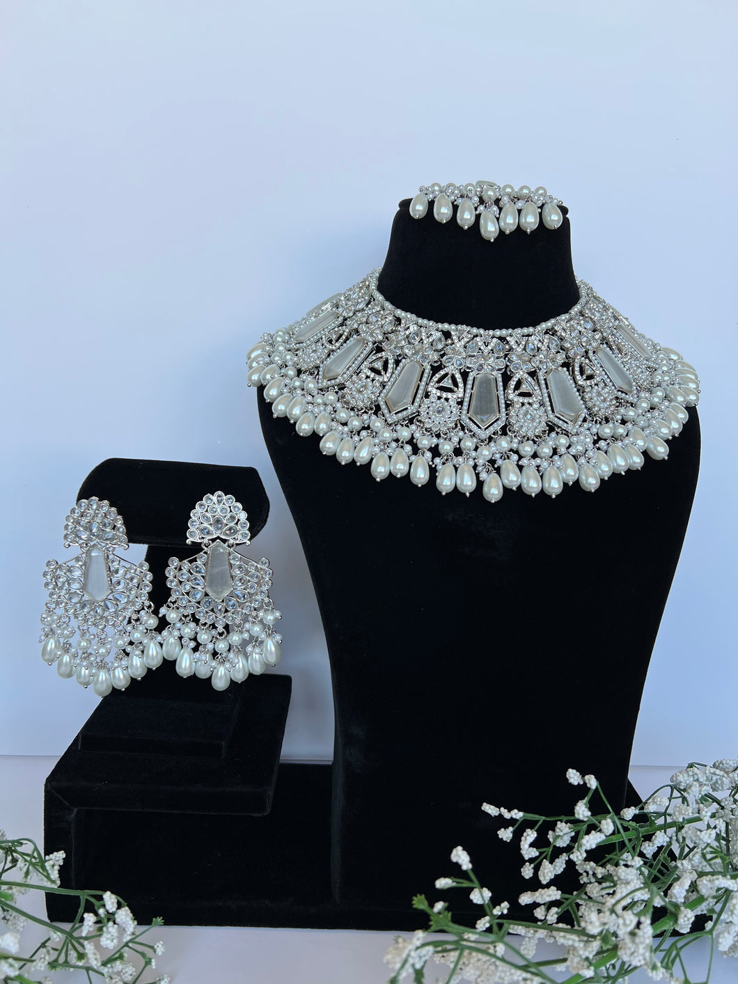 Gurleen Set Silver